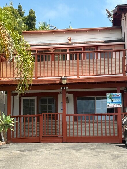 Front door entrance and patio - 2424 Jefferson St