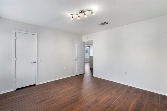 Building Photo - 3516 Sand Dunes Ave