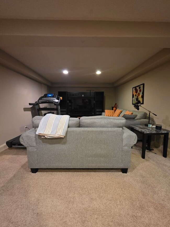 Building Photo - Executive Four Bedroom Rental w/ Office!