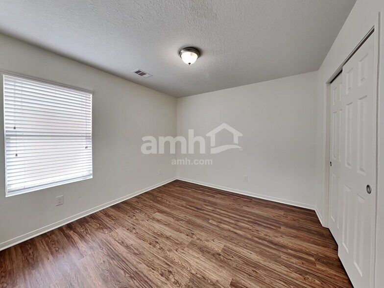 Building Photo - 16823 Accolade Way