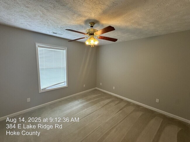 Building Photo - 384 E Lake Ridge Rd