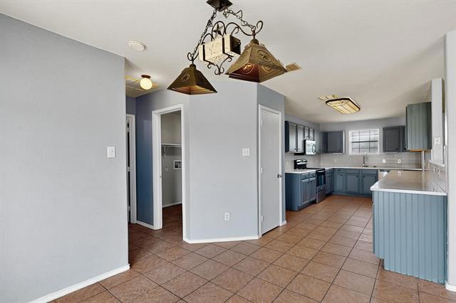 Building Photo - 621 Berry Tr