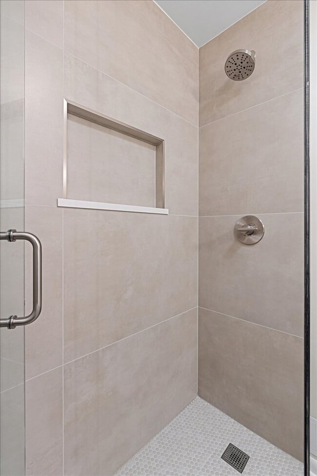 Building Photo - 505 N Lake Shore Dr