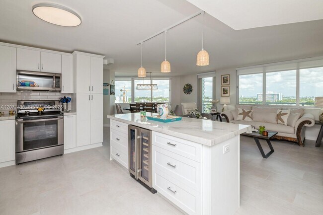 Building Photo - 7135 Collins Ave
