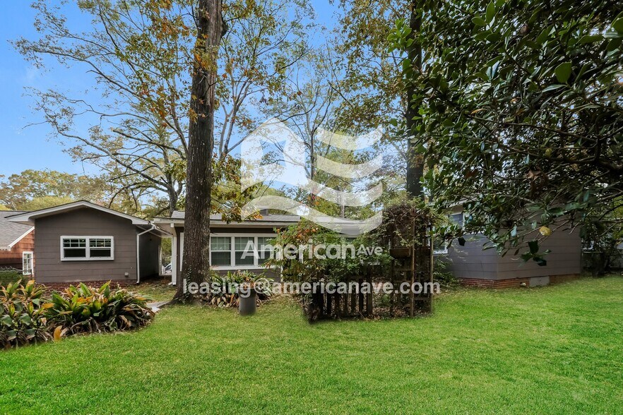 Building Photo - 514 Naples Rd