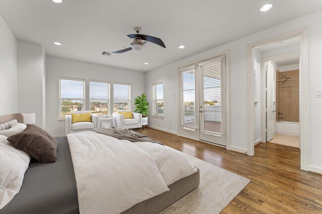 Building Photo - 2202 Lakeshore Edge Dr