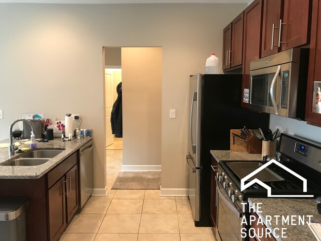 Building Photo - 1811 N Clybourn Ave