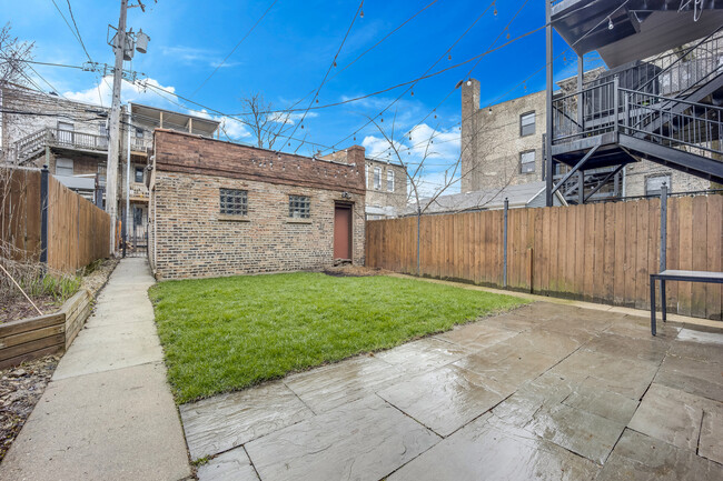 Building Photo - 1111 N Mozart St