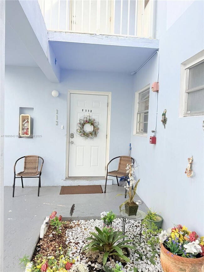 Building Photo - 7580 SW 82nd St