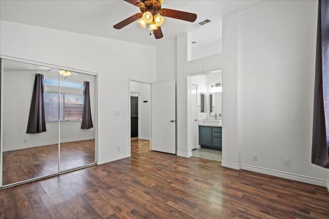 Building Photo - Single Story 3 Bedroom Home with Open Concept
