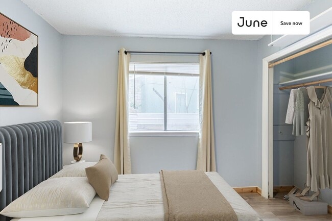 Building Photo - 5402 Brompton Cir