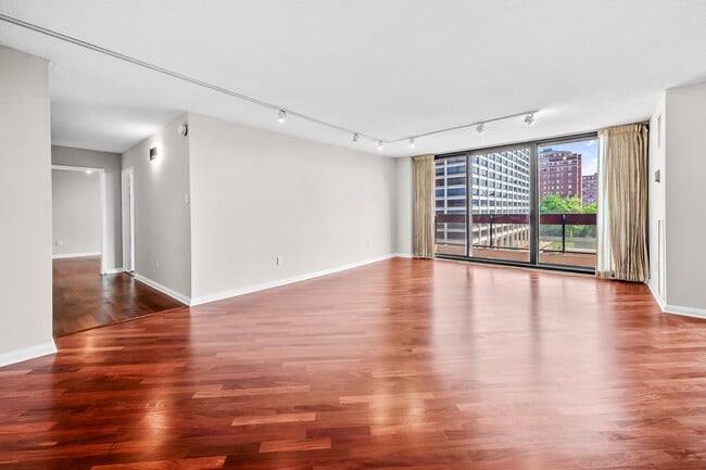Building Photo - 4100 N Charles St