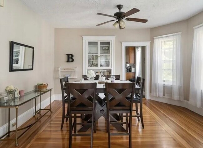 Building Photo - 44 Greenleaf Ave