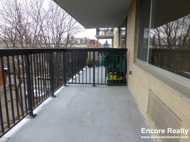 Building Photo - 17 Monmouth Ct