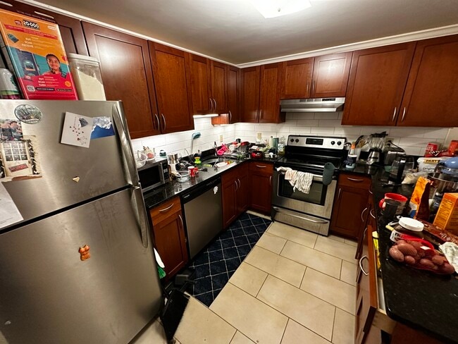 Building Photo - 27 Glenville Ave