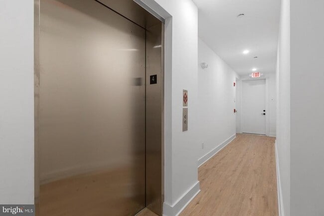 Building Photo - 1144 Frankford Ave