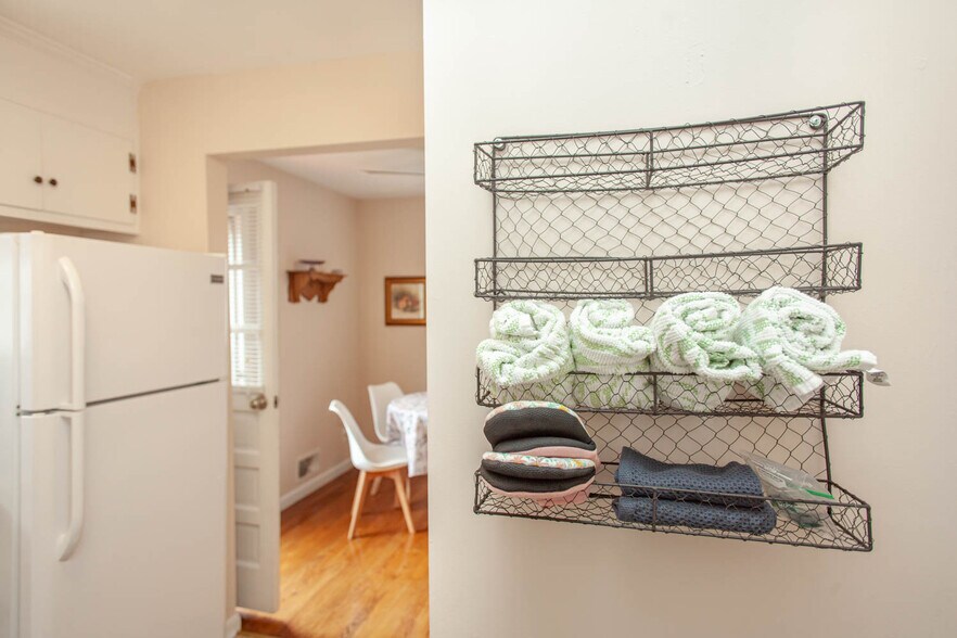 Building Photo - 402 13th ST NE