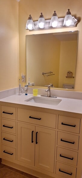 Counter High Vanity Quartz Countertop - 5930 Cranberry Dr