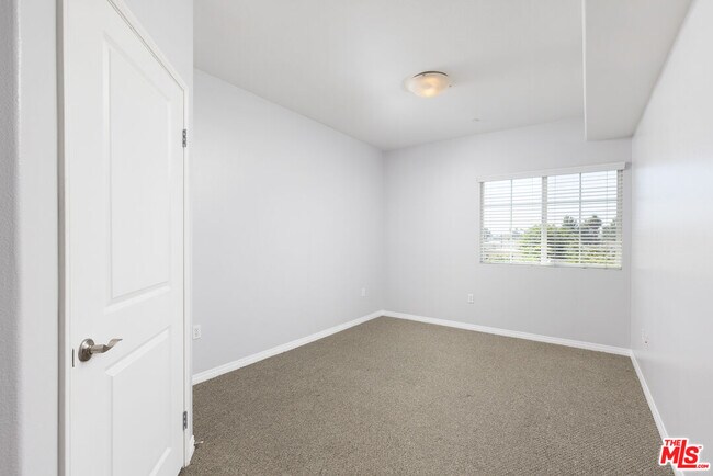 Building Photo - 1408 W Washington Blvd