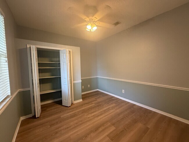 Building Photo - 3004 Downan Point Dr