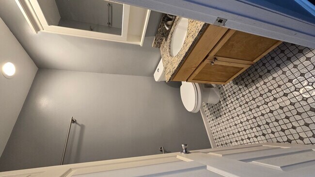Building Photo - 628 Dana Ct