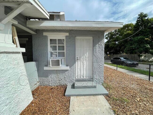 Building Photo - 1028 E 17th Ave