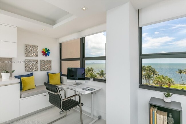 Building Photo - 3 Grove Isle Dr