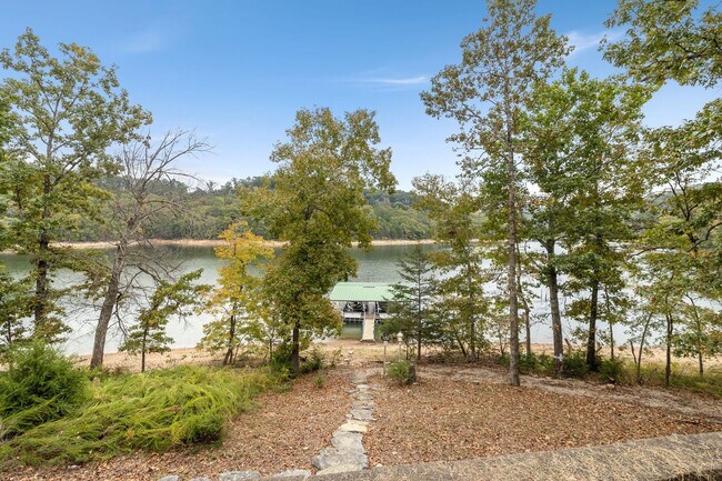 Building Photo - 814 County Rd 1524