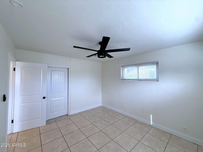 Building Photo - 2114 W San Juan Ave