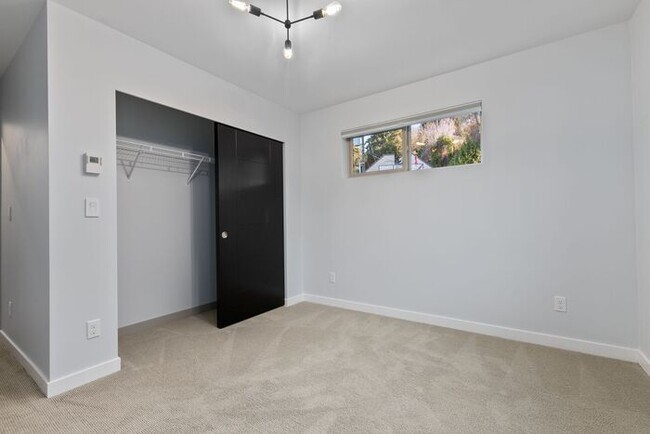 Building Photo - Stunning Air Conditioned Alki Condo Overlooking Majestic Puget Sound!