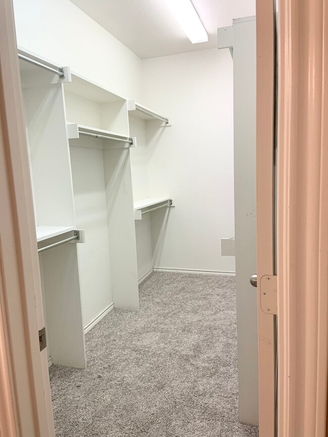 Building Photo - 1613 Makayla Ln