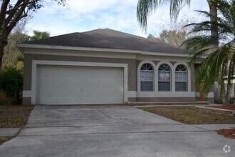 Building Photo - Fantastic fully upgraded 4 BR Oviedo Pool ...