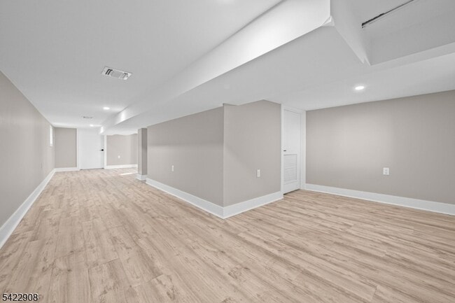 Building Photo - 100 Kansas St