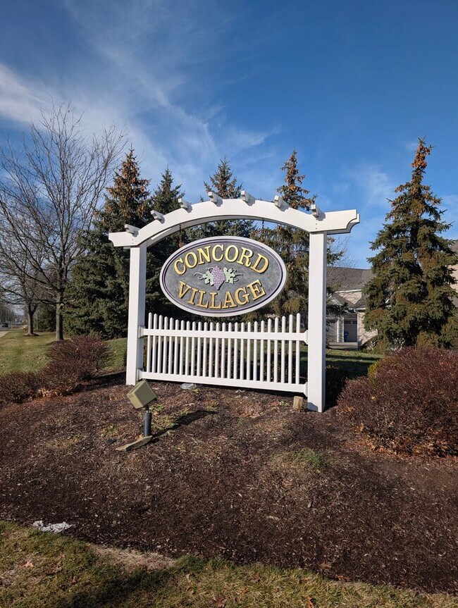 Building Photo - Luxury -3 bedroom Townhome. Avon, Oh.