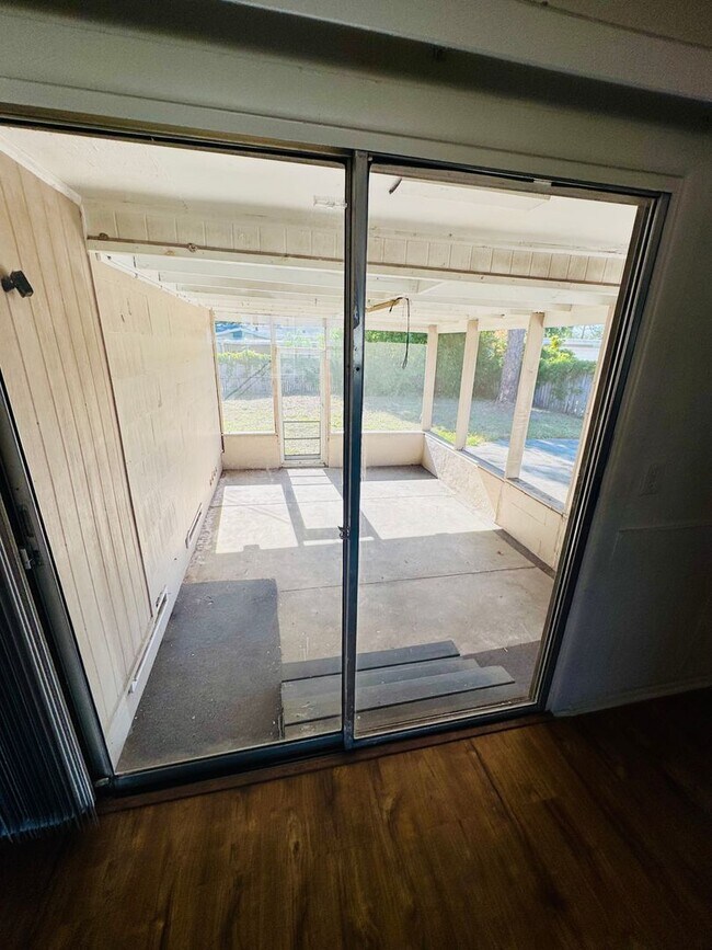 Building Photo - Spacious 3-Bedroom Home in Prime Pinellas Park Location – 1,354 Sq Ft