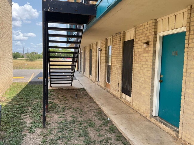 Building Photo - 6929 Timbercreek Dr