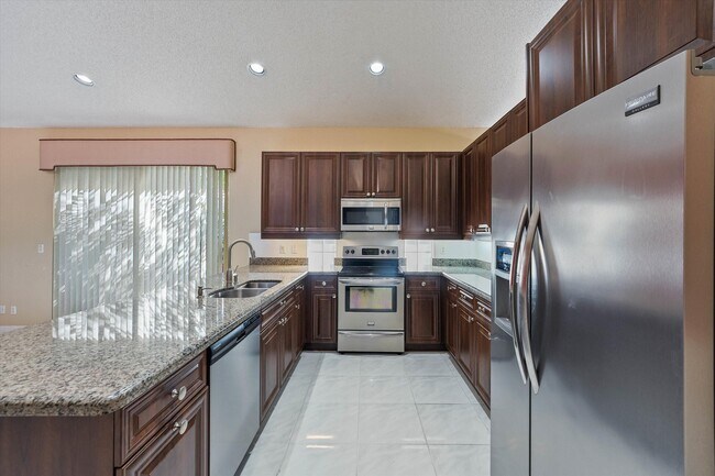 Building Photo - 10860 Fairmont Village Dr
