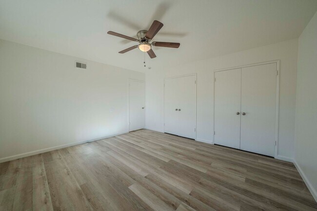 Building Photo - RIDGEWAY