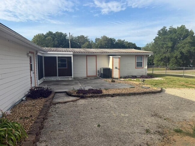 Building Photo - 11595 SE 129th Pl