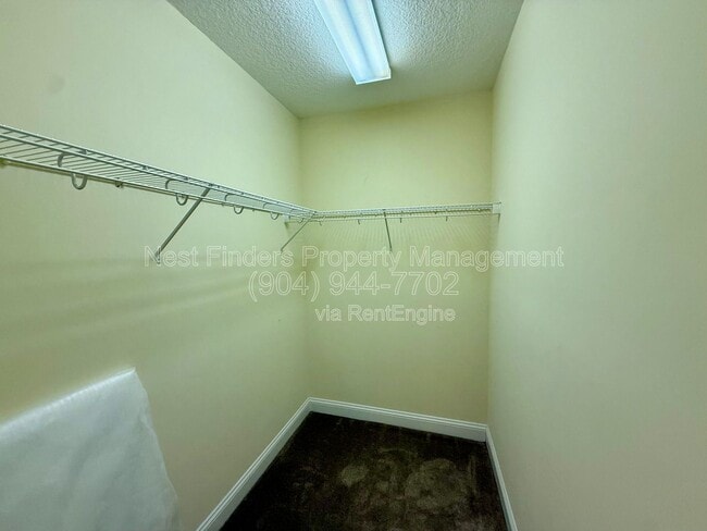 Building Photo - 330 N Shore Cir