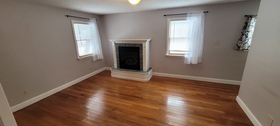 Building Photo - 415 Stillwater Ave