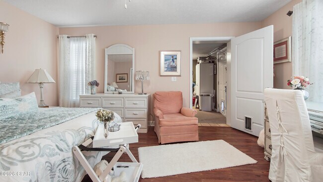 Building Photo - 1600 W 12th St