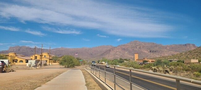 Building Photo - 2 Bed 1 Bath Spacious Gold Canyon Apartment