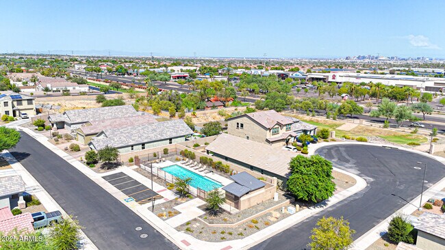 Building Photo - 2306 E Branham Ln