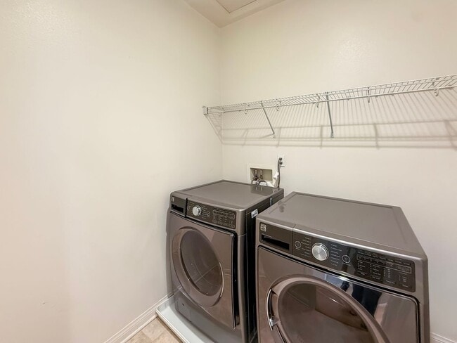 Building Photo - Spacious 4BR/3BA Home in Ocean View Hills