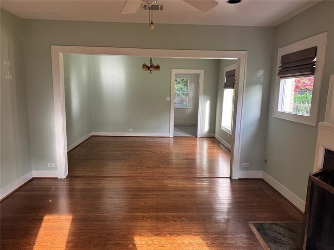 Building Photo - 1607 Blount St