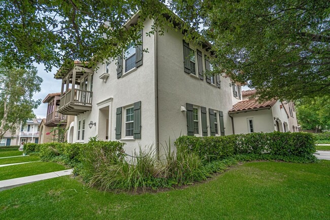 Building Photo - Woodland 3 Bedroom Home for Rent in Valencia!