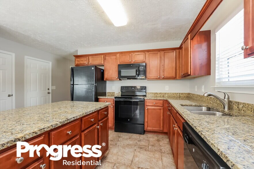 Building Photo - 300 Sarna Dr