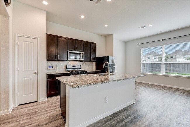 Building Photo - 24810 Lorenzo Glaze Trail