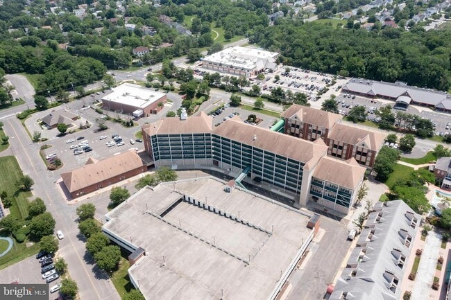 Building Photo - 6070 Main St